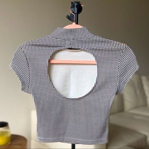 NWOT Guess black and white crop cutout top plaid/ checkered size XS